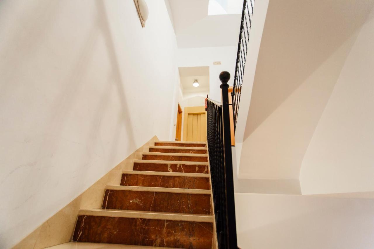 Apartment Bright And Central- 2bd 1bth- Malhara Sevilla