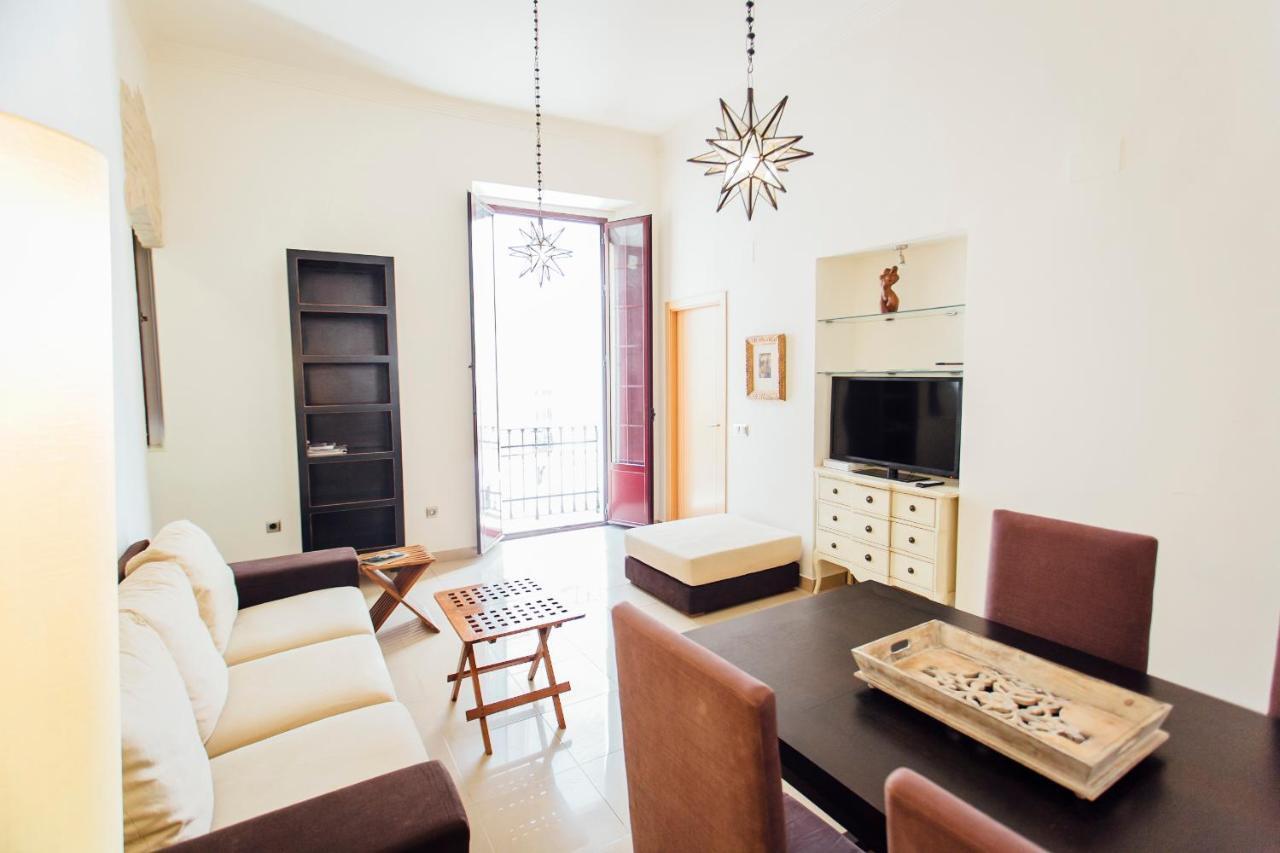 Bright And Central- 2bd 1bth- Malhara Apartment Seville