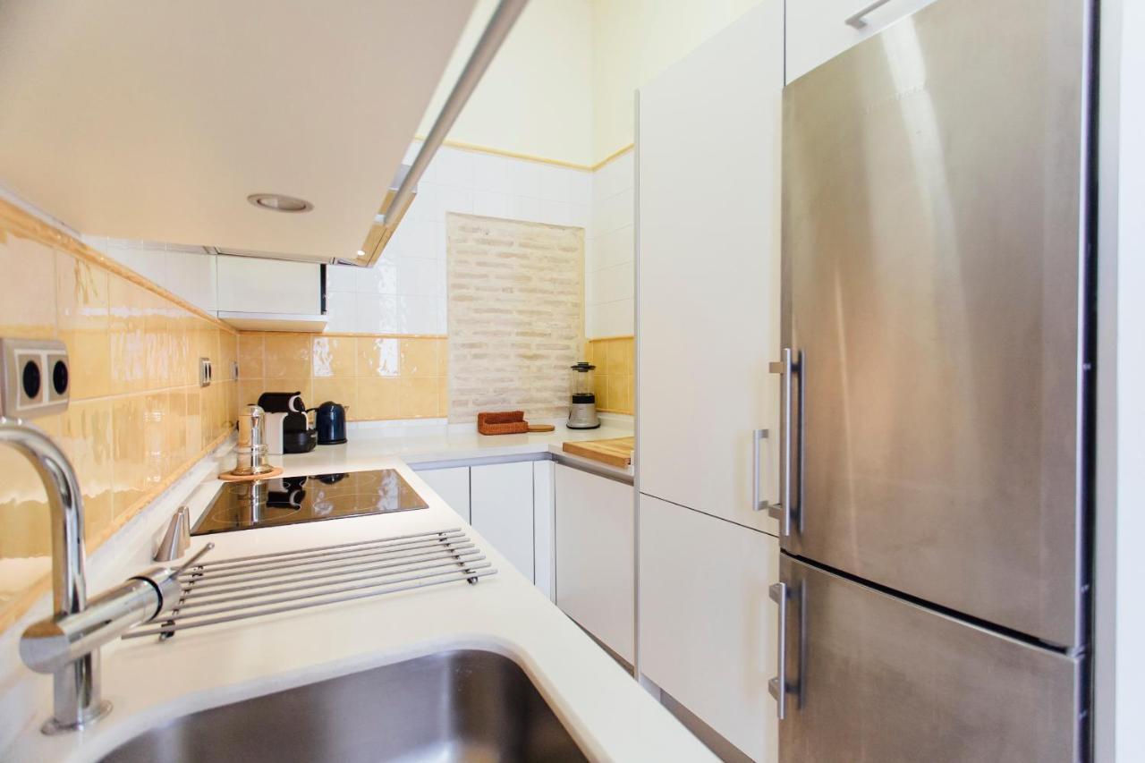 Bright And Central- 2bd 1bth- Malhara Siviglia